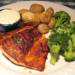 Mimi's Cafe - Teriyaki salmon