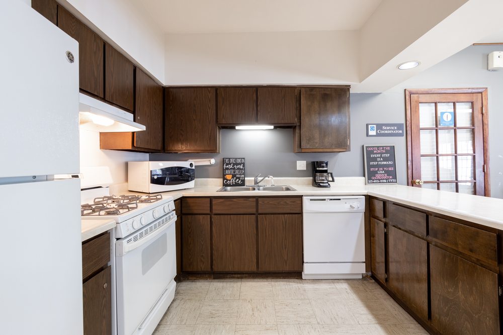 CARRIAGE HOUSE APARTMENTS OF DECATUR Updated October 2024 3757 N Portage Pl, Decatur