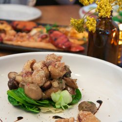Restaurant le Cellier - Local Mushroom Salad (Crispy sweetbreads)