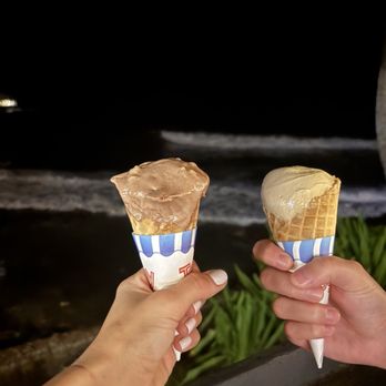 Andy's Cafe - Ice Cream & Frozen Yogurt Near Me - Kailua-kona, Hawaii Andy's Cafe - Ice Cream & Frozen Yogurt Near Me - Kailua-kona, Hawaii