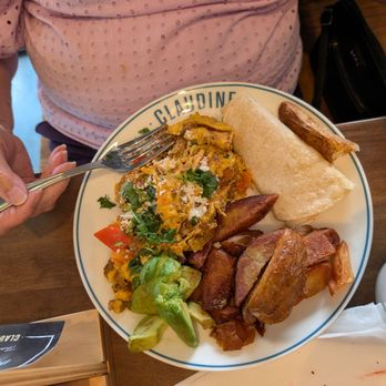 Claudine Kitchen & Bakeshop - Breakfast & Brunch Near Me - Porter Ranch, California