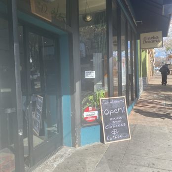 Concha Dreams - Entrance at left of sign. - Cafes Near Me - Hayward, California