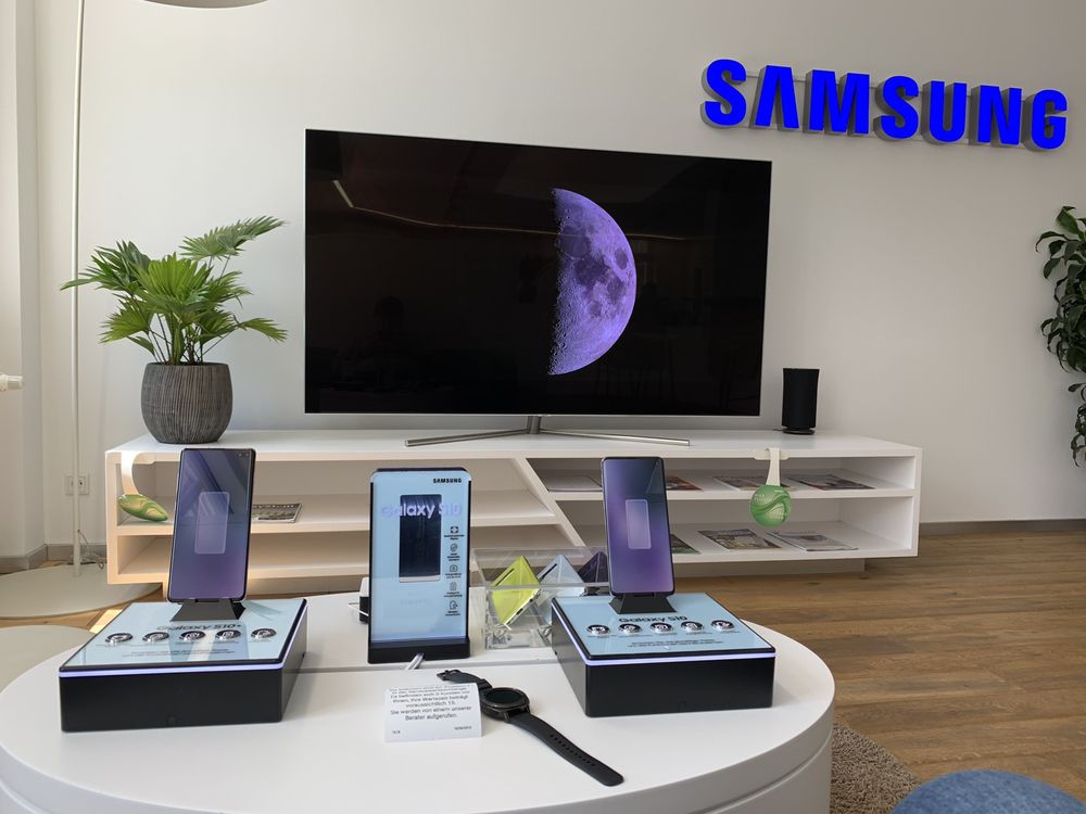 SAMSUNG CUSTOMER SERVICE PLAZA - Updated August 2025 - Alt-Tempelhof 36