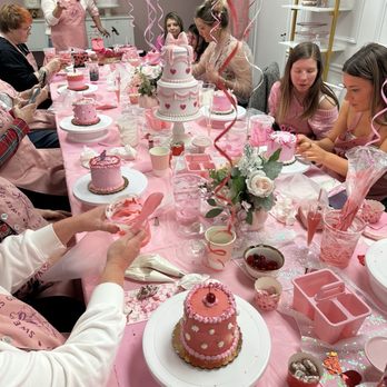 Alma Mia - Everyone enjoying the valentine cake decorating class - Venues & Event Spaces Near Me - Grand Rapids, Michigan Alma Mia - Everyone enjoying the valentine cake decorating class - Venues & Event Spaces Near Me - Grand Rapids, Michigan