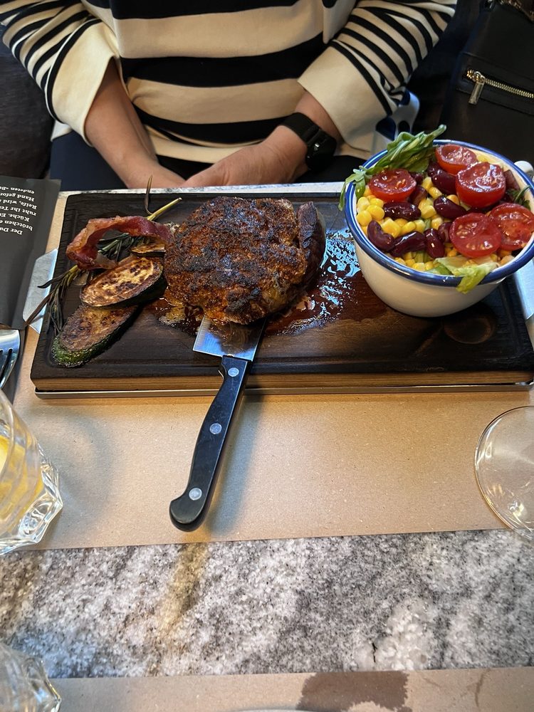 Wolf Burger & Steak Bar