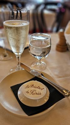 Le Bistrot de Paris by null