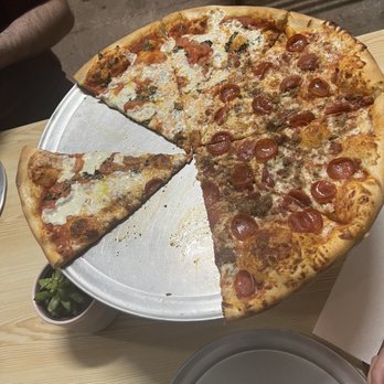 LOCAL PIE - 18'' Pizza Half Miami Basic (Left) / Half Porkys (Right) - Pizza Near Me - Miami, Florida LOCAL PIE - 18'' Pizza Half Miami Basic (Left) / Half Porkys (Right) - Pizza Near Me - Miami, Florida