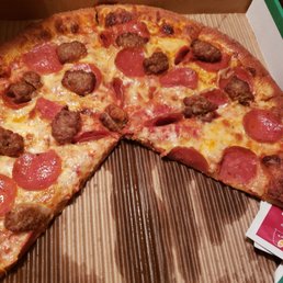 Pepperoni/sausage. Love to see that grease dripping in the box.