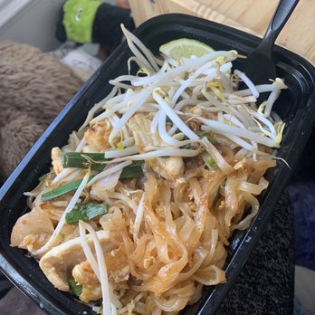 Lucky Noodles - Chicken OMG Pad Thai Lunch - Thai Near Me - Denver, Colorado Lucky Noodles - Chicken OMG Pad Thai Lunch - Thai Near Me - Denver, Colorado