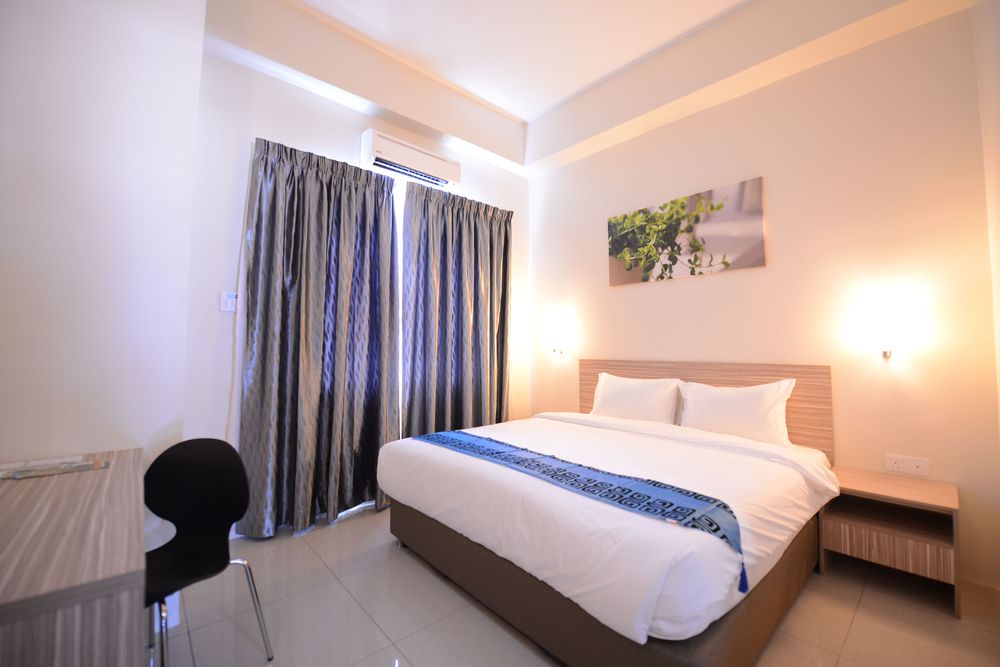 Nadias Hotel