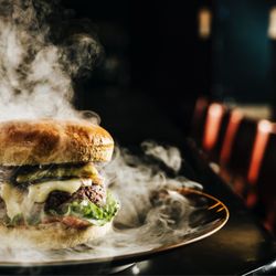 Le Speakeasy Festive Restaurant & Piano Club 