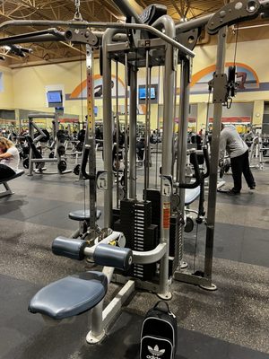 24 Hour Fitness by null