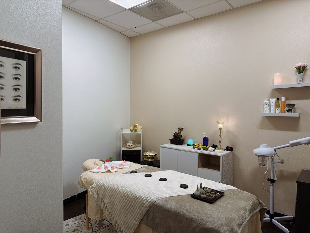 Le Beau Massage and Beauty Spa Logo