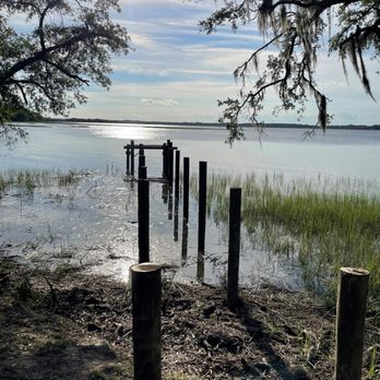 Andre's Marine Repairs - Posts set in Wadmalaw Island - Carpenters Near Me Andre's Marine Repairs - Posts set in Wadmalaw Island - Carpenters Near Me