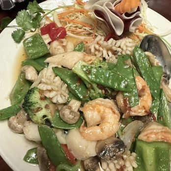 The Eastern Pearl - XO Seafood casserole - Cantonese Near Me - Buffalo, New York The Eastern Pearl - XO Seafood casserole - Cantonese Near Me - Buffalo, New York