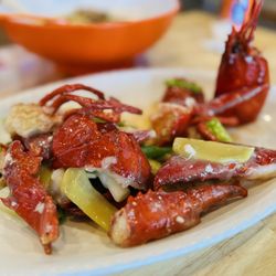 Changhong Spicy Hot Pot - ginger lobster