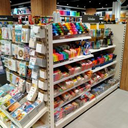 Mc PaperLand - Entdecken Sie unser umfangreiches Schreib- und Bastelsortiment!
