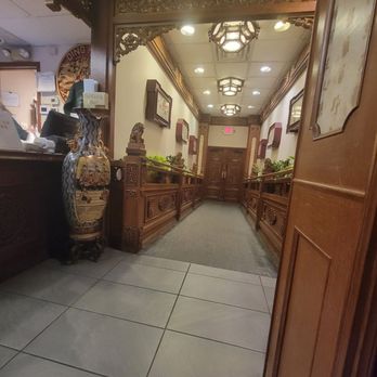 Ding How Chinese Restaurant - Pathway in/out - Chinese Near Me - San Antonio, Texas