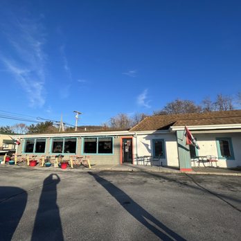 Soul Mountain Restaurant & Bar - Outside - New American Near Me - Front Royal, Virginia Soul Mountain Restaurant & Bar - Outside - New American Near Me - Front Royal, Virginia