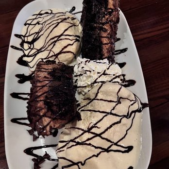 LongHorn Steakhouse - Dessert that was enough for all four of us! Chocolate Stampede for the win! - Steakhouses Near Me - Bartlett, Tennessee LongHorn Steakhouse - Dessert that was enough for all four of us! Chocolate Stampede for the win! - Steakhouses Near Me - Bartlett, Tennessee