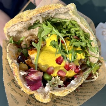 Garbanzo - Chicken Pita - Mediterranean Near Me - Copenhagen, 84 Garbanzo - Chicken Pita - Mediterranean Near Me - Copenhagen, 84