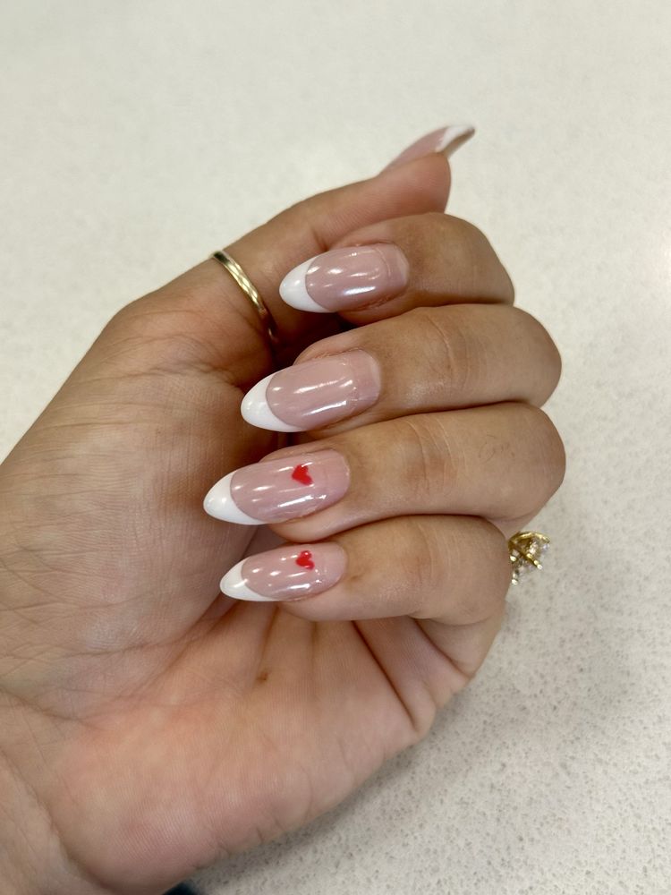 Victoria's Russian manicure Logo