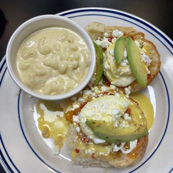 Big Bear Biscuits - petting zoo - Coffee & Tea Near Me - Brownsburg, Indiana