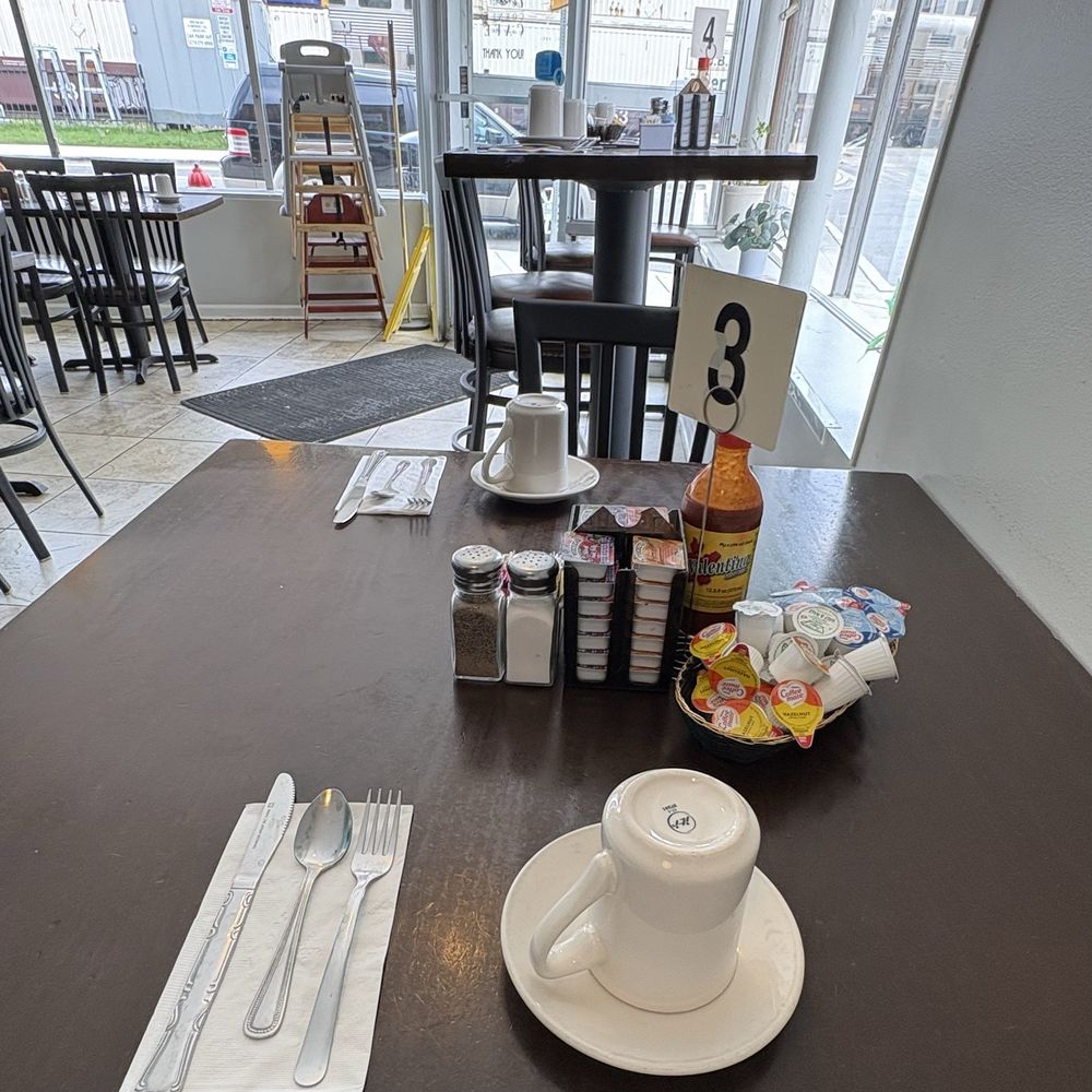 Tastee Corner Cafe - Set table - Breakfast & Brunch Near Me - Berwyn, Illinois Tastee Corner Cafe - Set table - Breakfast & Brunch Near Me - Berwyn, Illinois