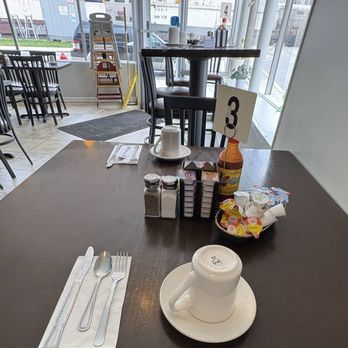 Tastee Corner Cafe - Set table - Breakfast & Brunch Near Me - Berwyn, Illinois