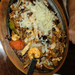 La Nopalera - Mixed meat fajitas