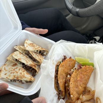 Tacos El Chaparrito - birria and steak quesadillas - Food Trucks Near Me - Ypsilanti, Michigan Tacos El Chaparrito - birria and steak quesadillas - Food Trucks Near Me - Ypsilanti, Michigan