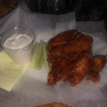 Derno's - 10 Wings - Pizza Near Me - Chicago, Illinois