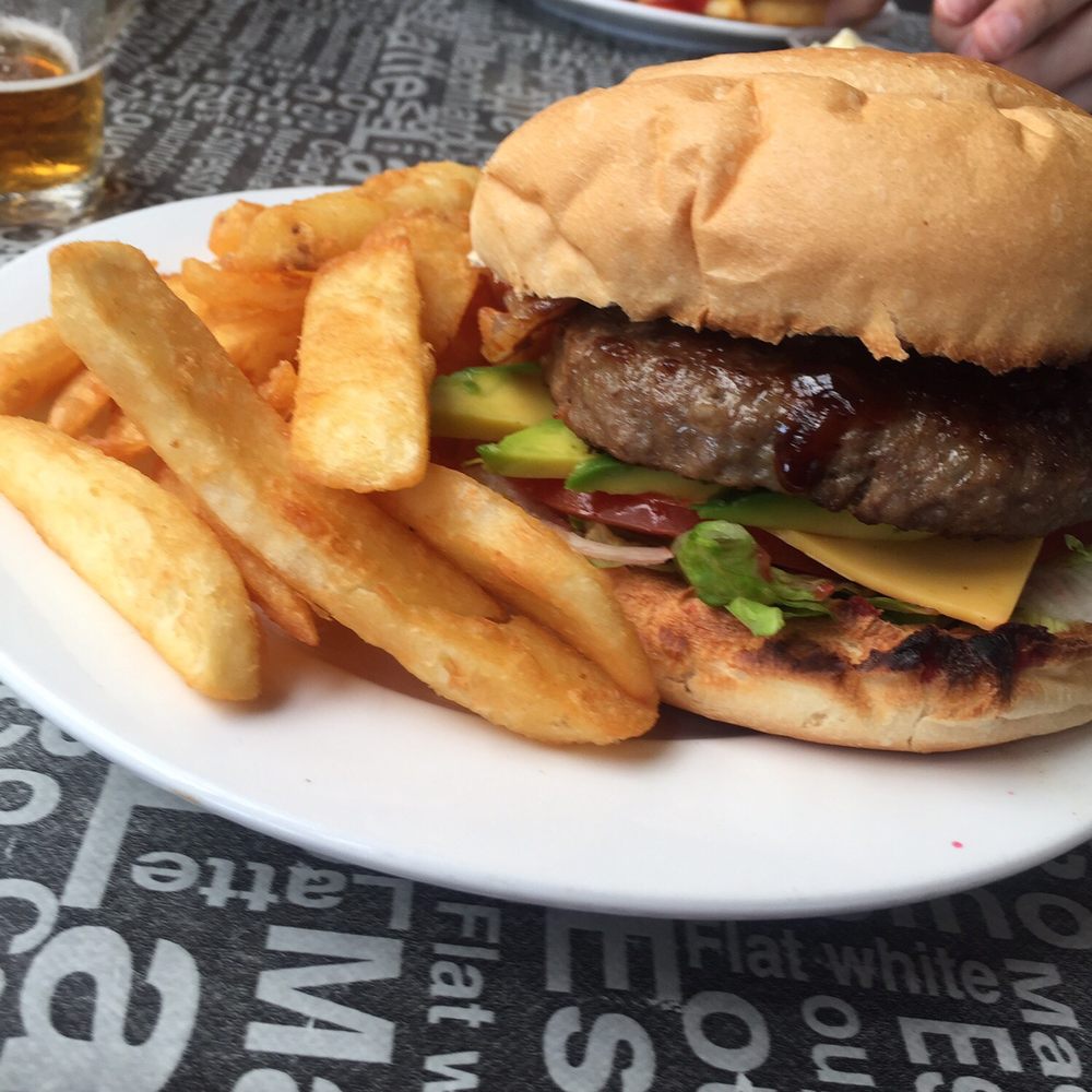 Catho Pub - Restaurants Near Me - Catherine Hill Bay, NSW