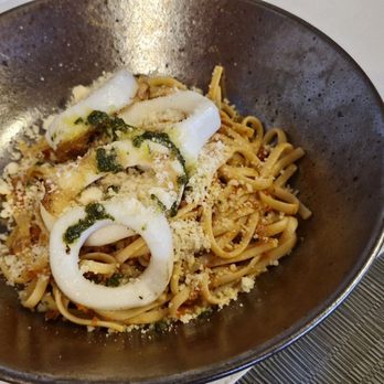 Le Grillon - Calamari mit Tagliatelle - French Near Me - La Wantzenau, 67 Le Grillon - Calamari mit Tagliatelle - French Near Me - La Wantzenau, 67
