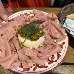 Papà Posto - Burrata with pistachio loaf and olive and pistachio tamponade