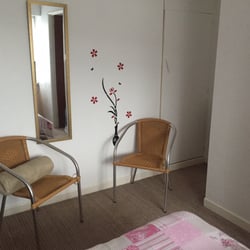 The Pines Guesthouse - Sitzecke im Zimmer