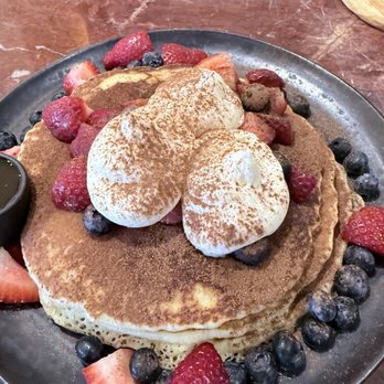 Pradera Brunch - Tiramisu pancakes - Breakfast & Brunch Near Me - Costa Mesa, California
