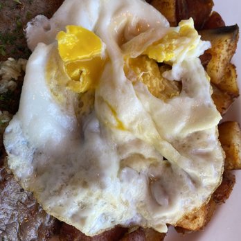 Cafe Sintra - Eggs over medium and 'steak' - tasted like Korean short rib meat - New American Near Me - Sunriver, Oregon Cafe Sintra - Eggs over medium and 'steak' - tasted like Korean short rib meat - New American Near Me - Sunriver, Oregon
