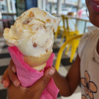 Loard's Ice Cream - Pecan praline - Ice Cream & Frozen Yogurt Near Me - Oakland, California Loard's Ice Cream - Pecan praline - Ice Cream & Frozen Yogurt Near Me - Oakland, California
