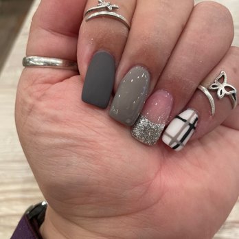 Vogue Nails - Nail Salons Near Me - Riverside, California