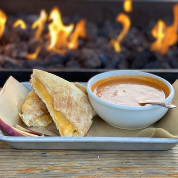 Icicle Brewing - Grilled cheese sandwich and tomato soup - Brewpubs Near Me - Leavenworth, Washington Icicle Brewing - Grilled cheese sandwich and tomato soup - Brewpubs Near Me - Leavenworth, Washington