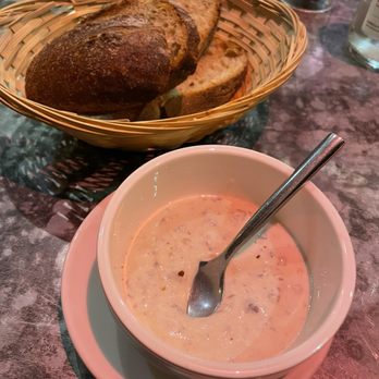 Le Hide - Cheese and bread for the table - French Near Me - Paris, 75 Le Hide - Cheese and bread for the table - French Near Me - Paris, 75