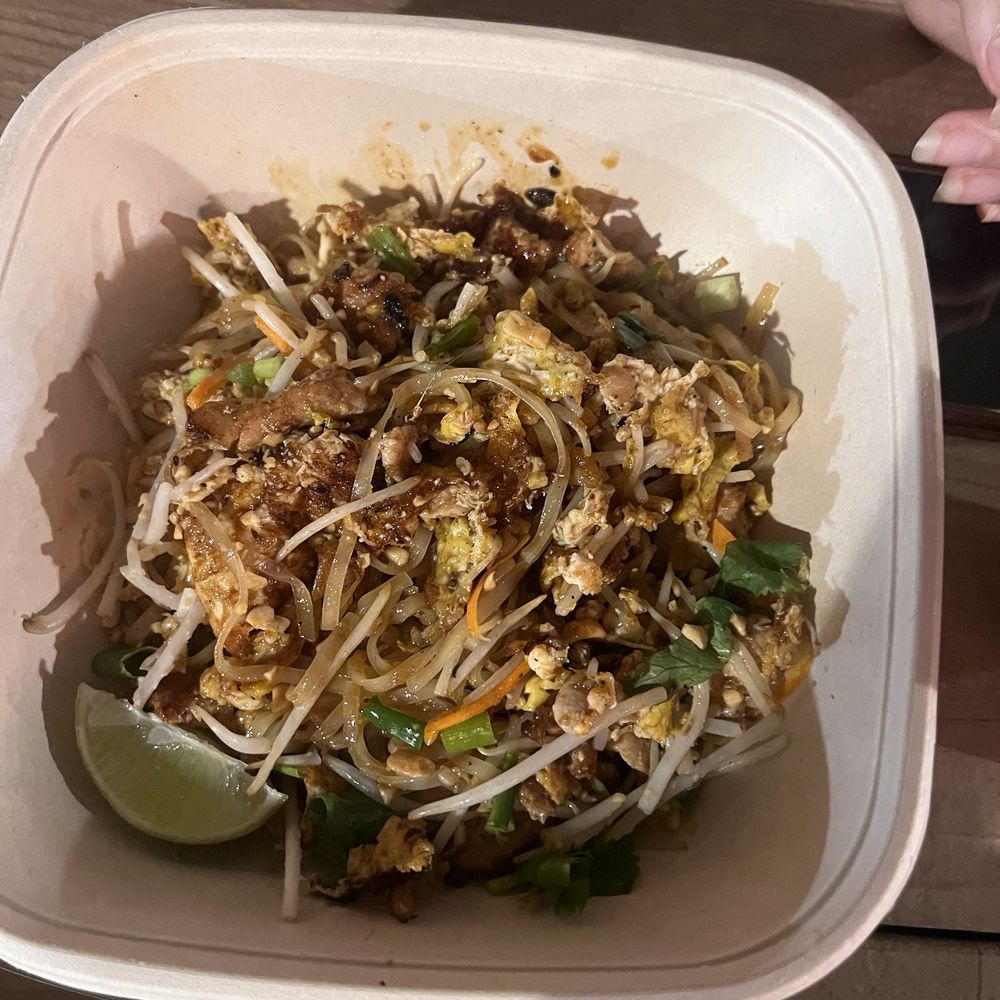 Thai Mee Up - Pad Thai - Food Trucks Near Me - Kihei, Hawaii Thai Mee Up - Pad Thai - Food Trucks Near Me - Kihei, Hawaii