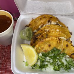 Quesa Birria y Mas - Birria tacos