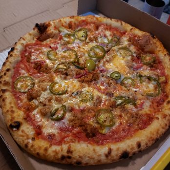 Maker Pizza Carlaw - Pizza Near Me - Toronto, Ontario
