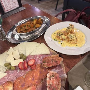 VIVO Tapas KITCHEN LOUNGE - Spanish Near Me - Newark, New Jersey