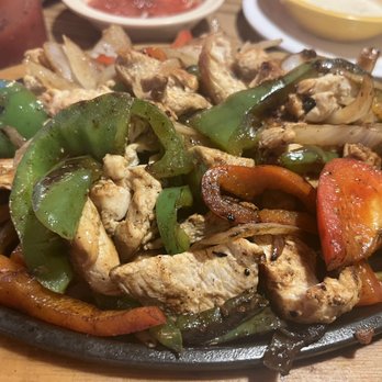 El Puerto Mexican Grill & Bar - Chicken Fajitas - Mexican Near Me - Clinton, Missouri
