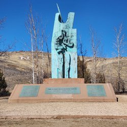 Evans Creek Trailhead - I love monuments! This is The National Monument to the Basque Sheepherder just past the Trailhead.