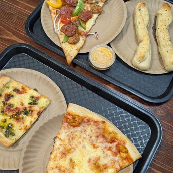 Manhattan Pizzeria - Pizza Near Me - Indianapolis, Indiana Manhattan Pizzeria - Pizza Near Me - Indianapolis, Indiana