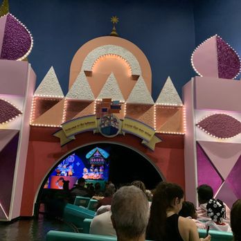 It's a Small World - At the beginning of ride - Amusement Parks Near Me - Lake Buena Vista, Florida It's a Small World - At the beginning of ride - Amusement Parks Near Me - Lake Buena Vista, Florida